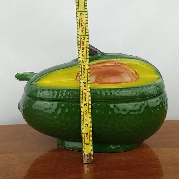Avacado lidded ceramic dish with spoon - Picture 2 of 6